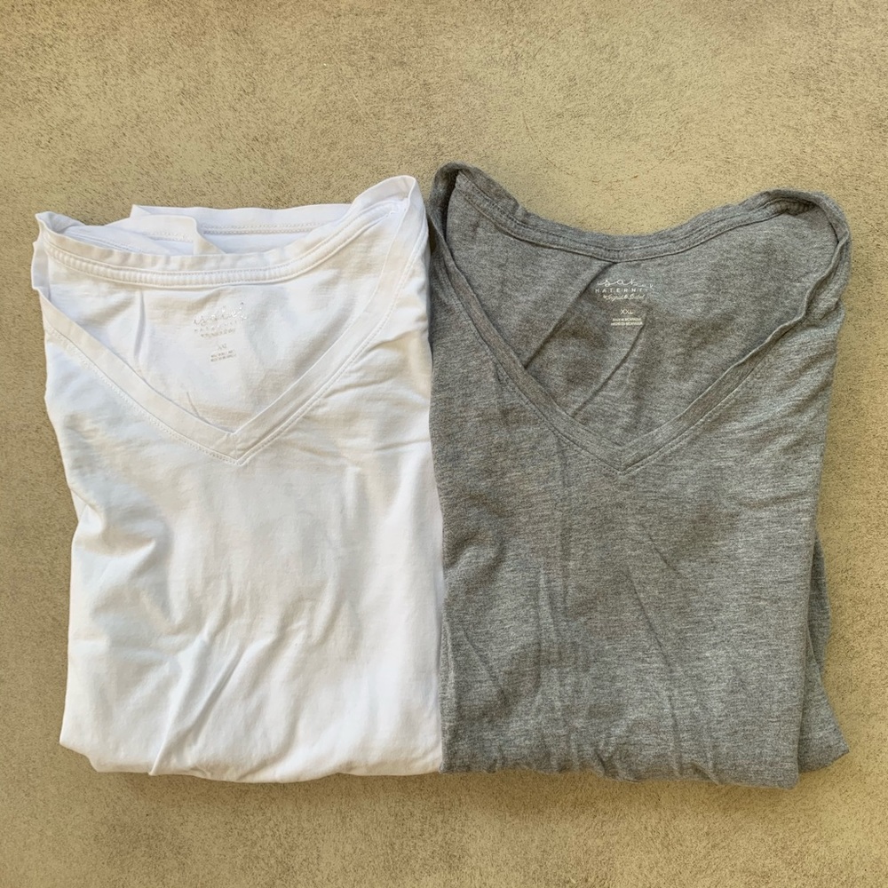 5/$15 Isabel Maternity V Neck Shirts XXL